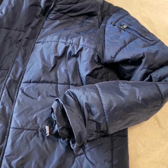 Women’s Abercrombie & Fitch Lightweight Puffer Coat - Picture 11 of 15